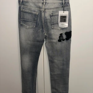 Jeans - Helt oanvända, Storlek: M