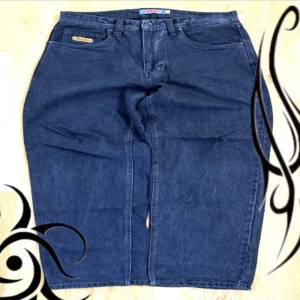 empyre washed black jeans - tvär feta baggy empyre jeans 32x32 med inga defekter/flaws, hmu för mer bilder 