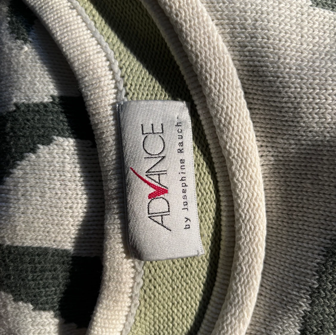 Stickad tröja! - 92