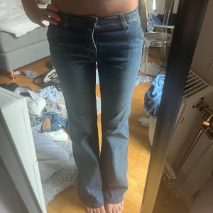 Lågmidjade utsvänga jeans  - Super snygga jeans köpta i Italien