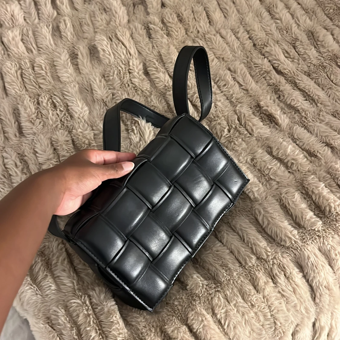 Svart flätad väska - 91