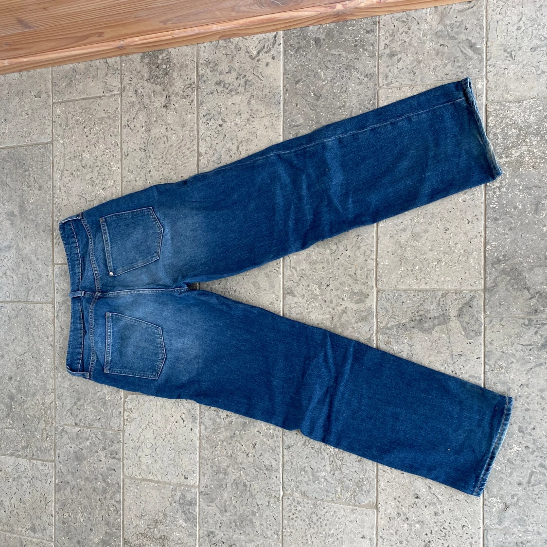 Snygga jeans med sköna slitningar ! - 91