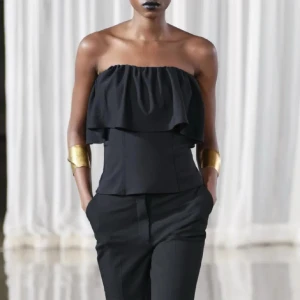 volang topp - as najs tubtopp från zara, aldrig använd med lappen kvar, slutsåld💕💕💕