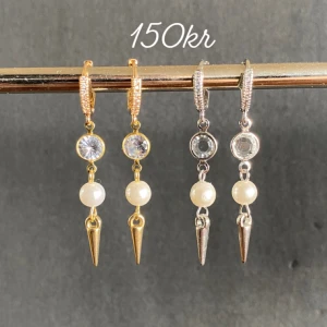 Örhängen  - Frakt 18kr ❤️