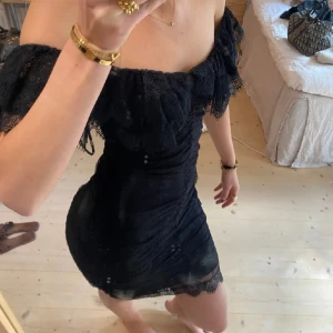 Spets klänning  - SUPER snygg!! I SUPER bra kvalitet ❣️❣️