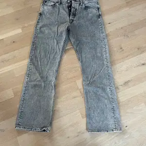 Mycket fina grå jeans från Hope