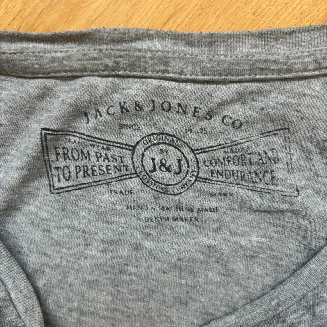 Grå Y2K T-Shirt - 90