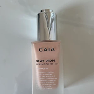 Caia dewy drops  - Använd max 3 gånger. Färg 20C