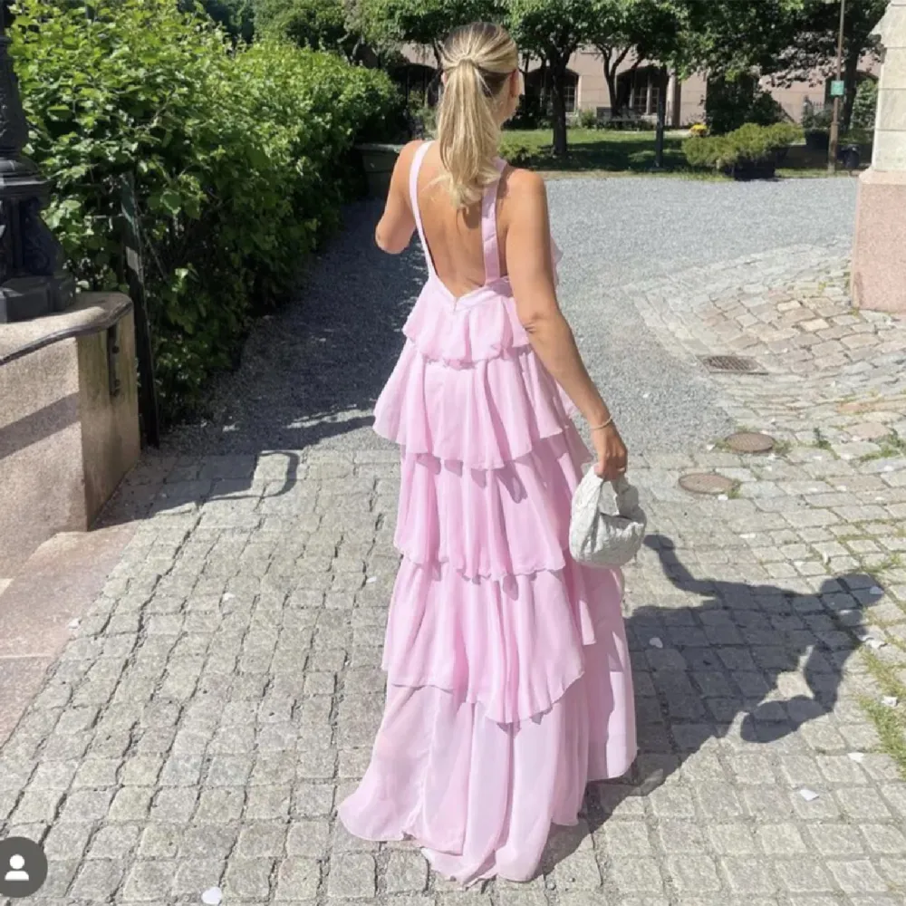 Söker denna klänning från vero moda i storlek S eller M . Klänningar.