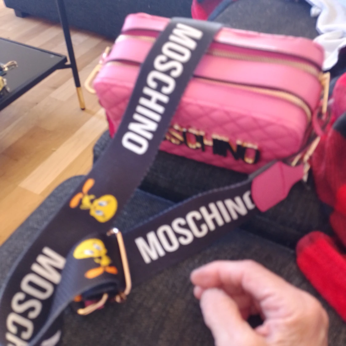 Moschino väska  - 90