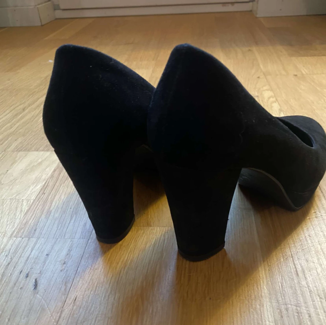 Oanvända klackskor  - 91