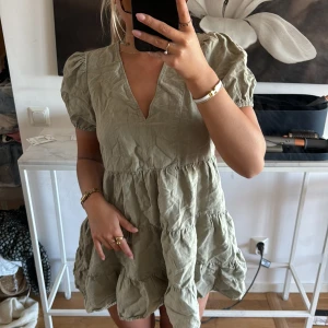 Klänning - Jätte fin sommar klänning kommer tyvärr inte till användning! 🫶🏼