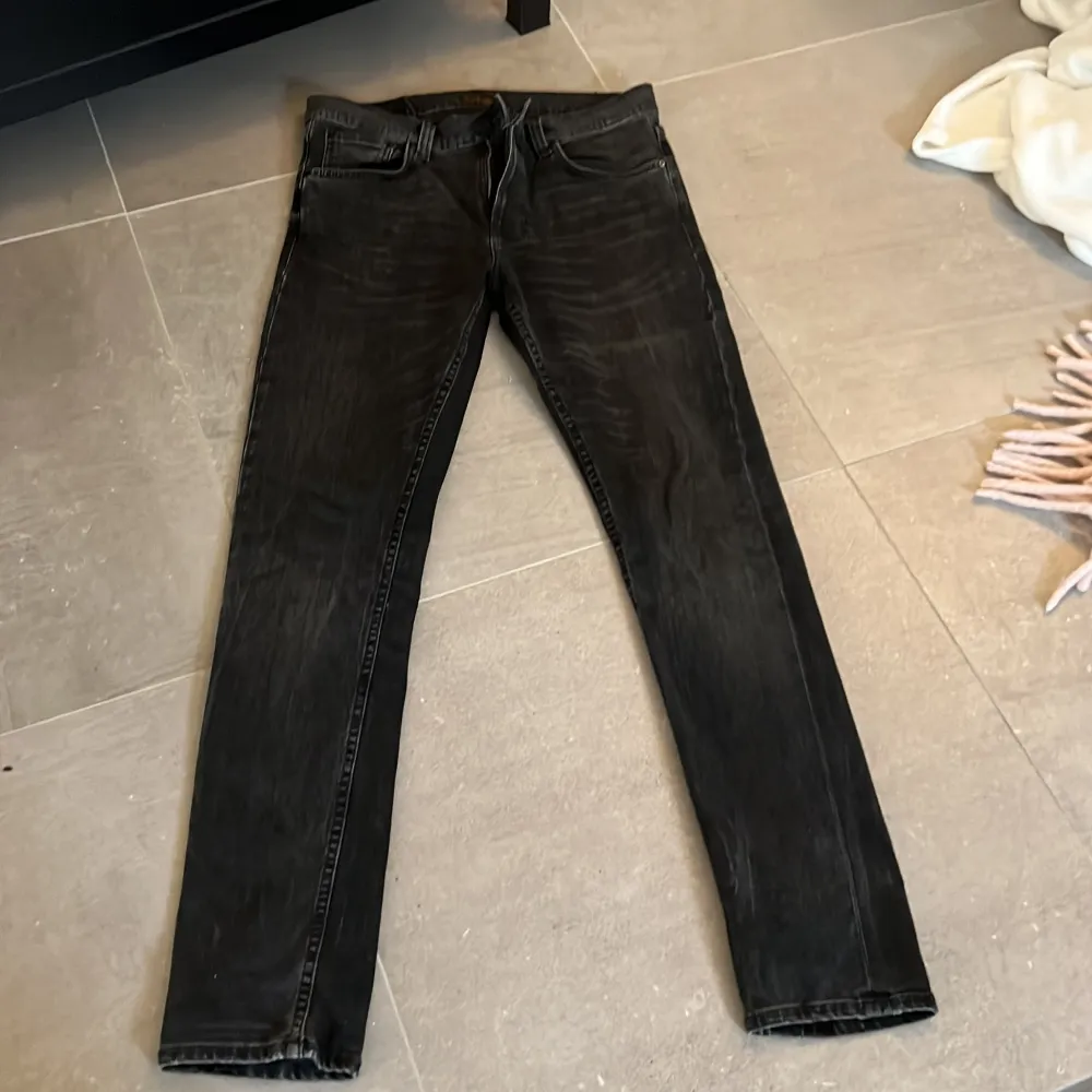Nudie jeans, Svarta, Lite uttvättning. Helt perfekt skick. . Jeans & Byxor.