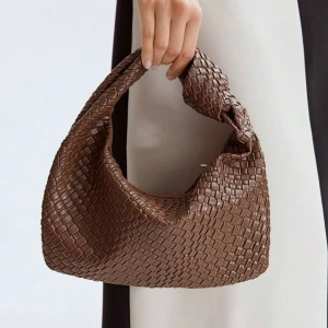 Väska💝💝 - En brun jätte fin och trendig väska☺️☺️aldrig använd💝