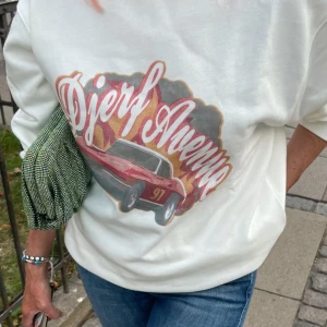 Djerf Avenue sweatshirt - Fint skick! Använd fåtal gånger 🌸