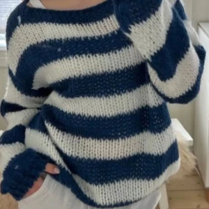 Stickad tröja - Jättefin bara testad från design by si