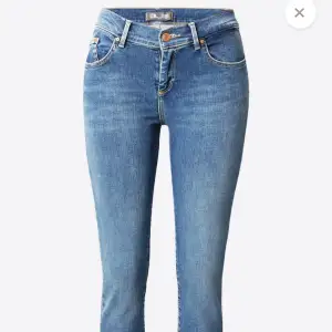 Säljer mina ltb jeans, utsvängda och lågmidjade! Modell ”Fallon” original pris 1139