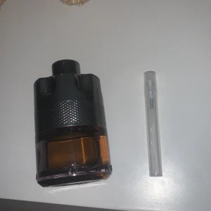 3ml azzaro wanted by night  - Annons för köp