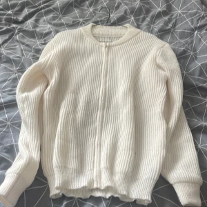 Zio stickad - Storlek: S/M Nypris:529kr 