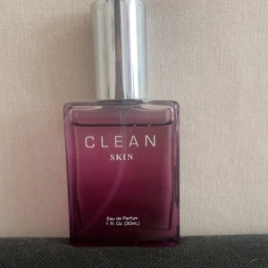 clean skin parfym - säljer denna Clean Skin parfym då den aldrig kommer till någon användning. Som man kan se har jag använde lite av den.