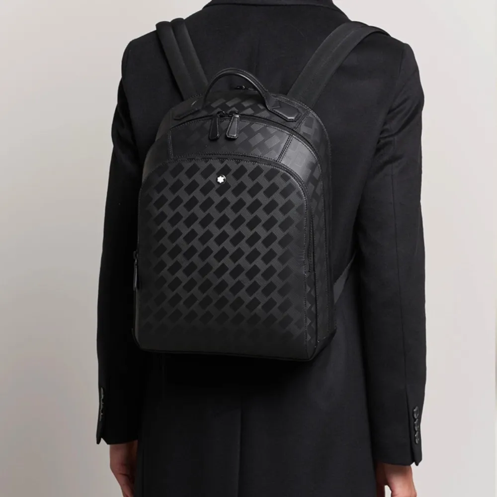 Montblanc extreme 3.0 medium backpack, Köpt för cirka 1 månad sen för 16 000kr. Väskor.
