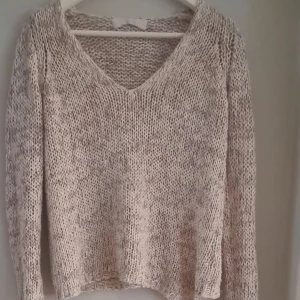 Stickad tröja från zara - Rödvit sfickad tröja från zara