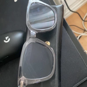 Liknande chimis 04 - 10/10 skick glasögonen är oanvända och har bra kvalitet kontakta gärna för frågor