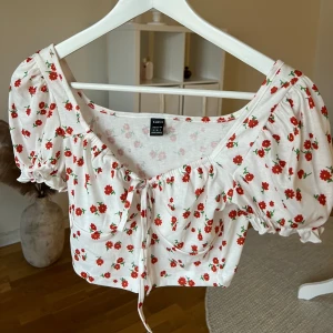 Blommig topp - Söt blommig topp till sommaren 🌸🌷😍