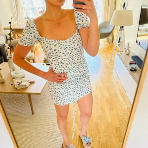 Klänning fr stradivarius  - Strl M i nyskick