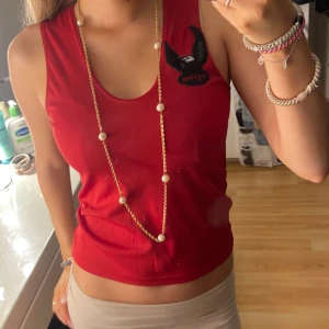 Coolt linne ❣️ - Coolt linne med en örn på och paljetter på vingarna, superfint skick, skriv för bild på osv! ❤️