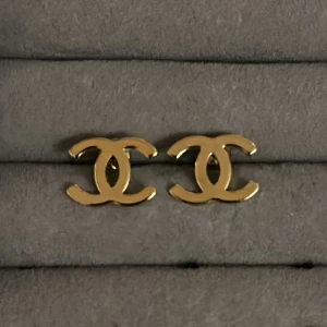 Chanel örhängen  - Mycket fin och classy örhängen 