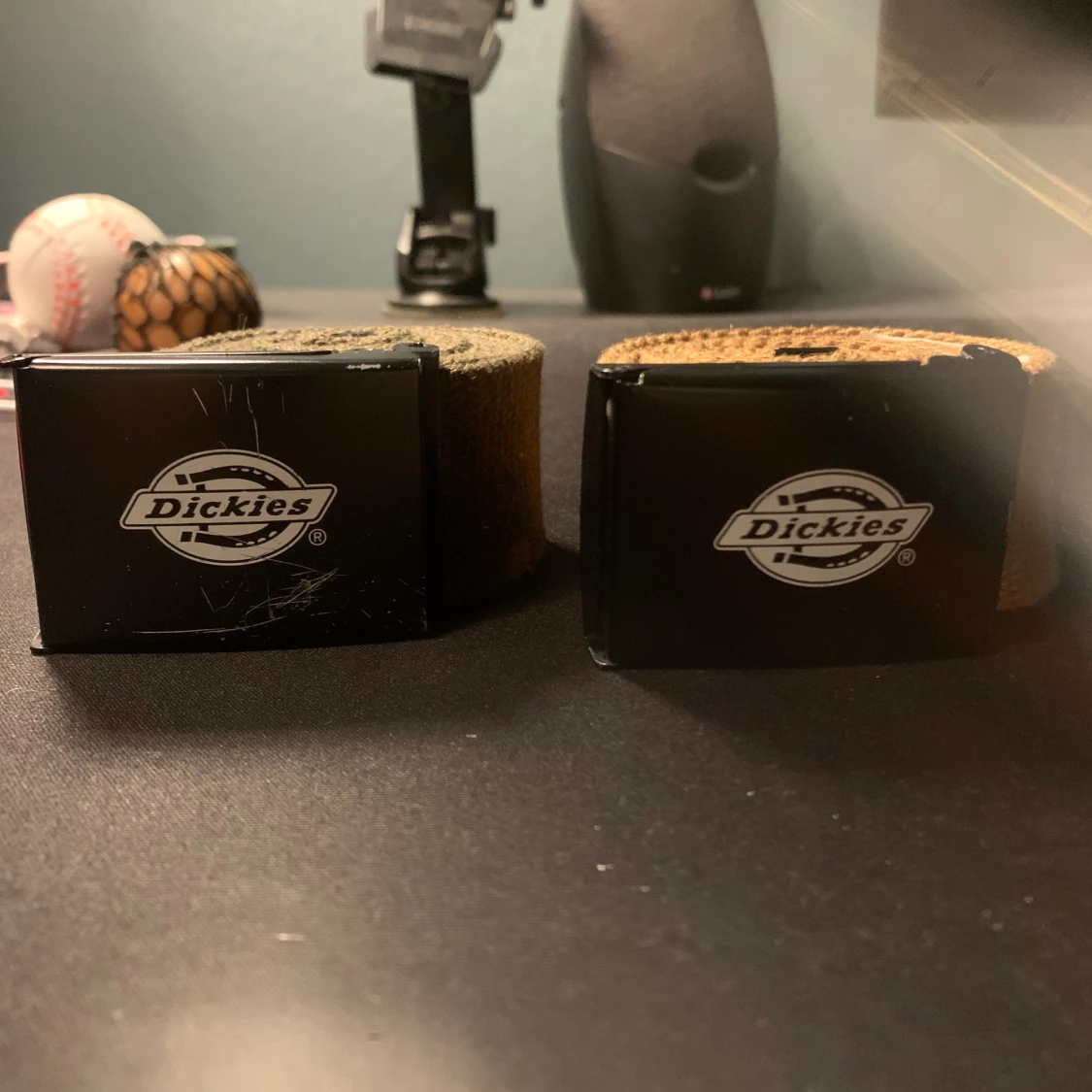 TVÅ ST DICKIES BÄLTEN - 90