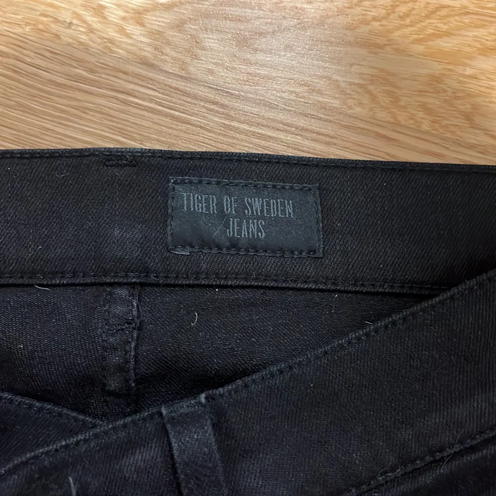 Säljer dessa as feta jeans från tiger of Sweden modell slim fit. Fint skick. Inga defekter!. Jeans & Byxor.