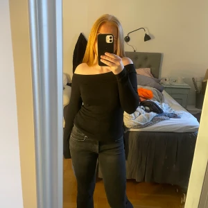 Off shoulder tröja - Jättesnygg off shoulder tröja🥰