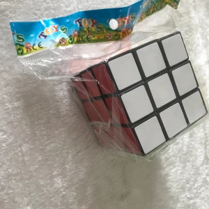 Rubiks Kub 3*3*3 - Mått 5.30*5.30*5.30 cm  Helt ny  Finns fler kvar  Sammafrakt 