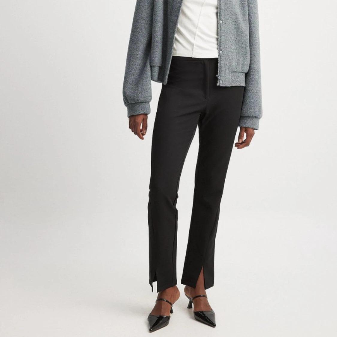 Svarta kostymbyxor 