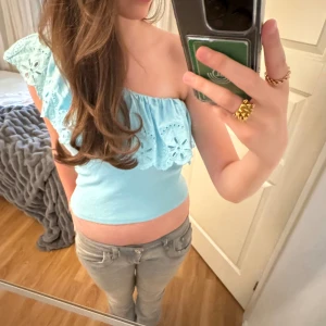 Topp från Zara - Jätte fin one shoulder topp från Zara💕 storlek 164