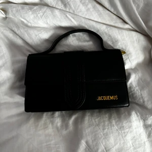 svart väska - jaquemus inspirerad väska köpt utomlands🤍🤍