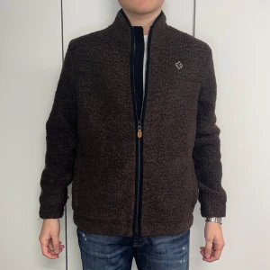 Morris fleece - Morris Chadwick Pile Jacket fleece | Skick 10/10 | Storlek S | Nypris 2500kr | Modell är 181cm lång | Frakt via PostNord eller Instabox på kundens bekostnad | Hör av er vid funderingar📧