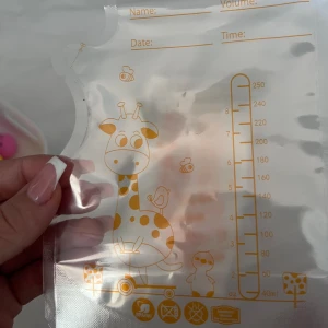 100st Bröstmjölk påsar - Bröstmjölk påsar som är helt oanvända. Där man kan skriva datum, hur mycket innehåll osv. Där är ca 100 st.