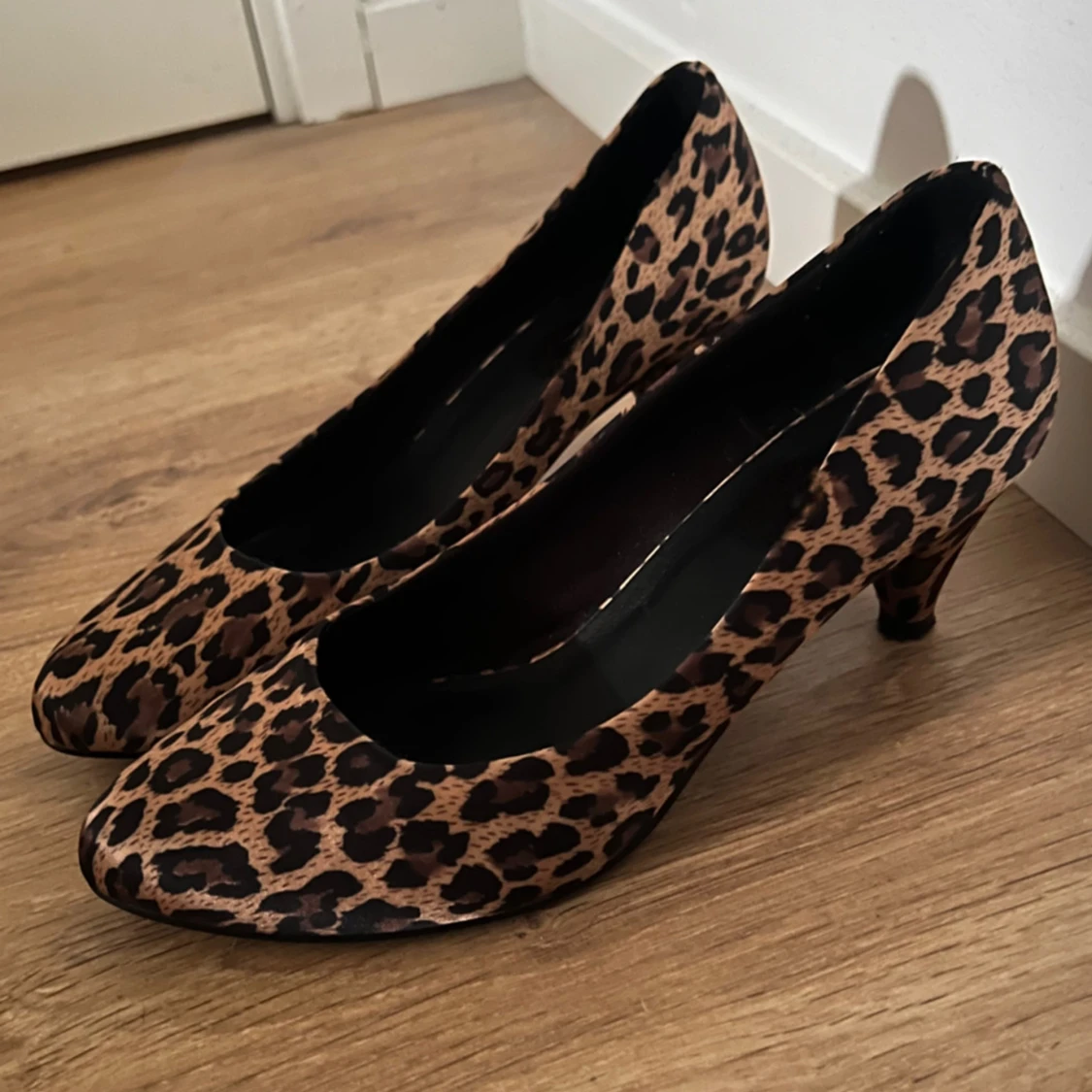 Leopard pumps