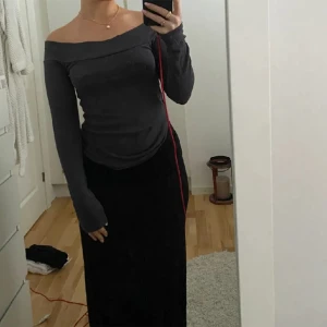 Off shoulder topp - Off shoulder topp från GinaTricot. Storlek xs.