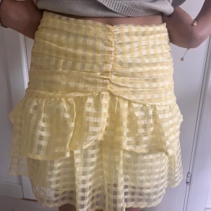 Volang kjol - Super söt volang kjol från Gina tricot!💝