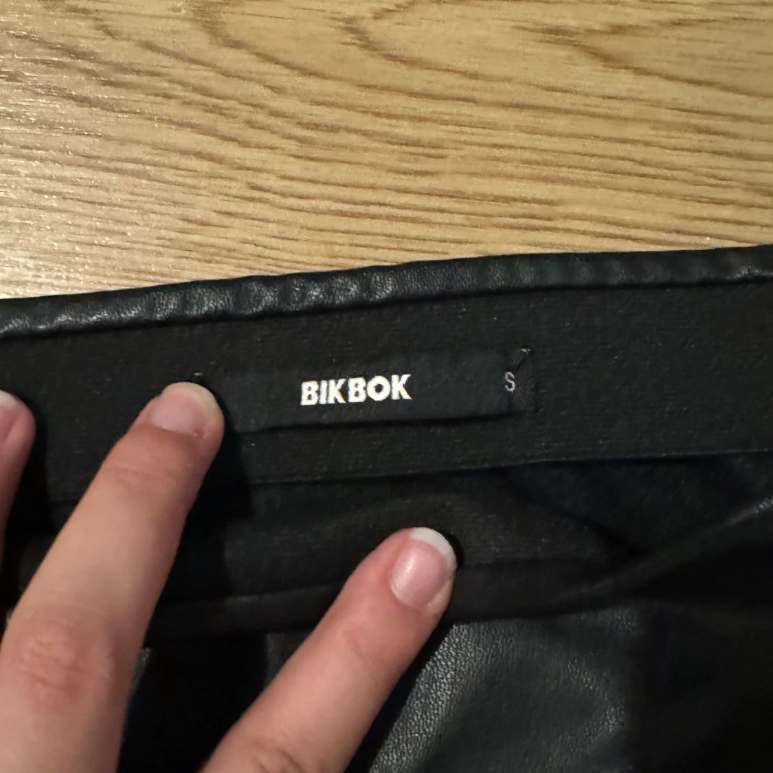 Skinnkjol volang - 90