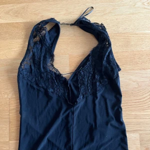 Svart spetts topp - Oanvänd