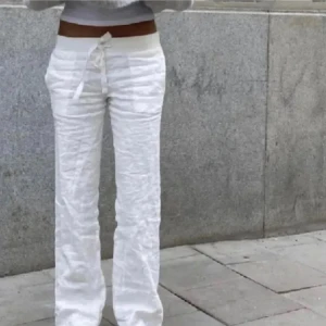 Alobhalabel linnebyxor  - Intressekoll på mina linnebyxor från Alobha Label i storlek S (gamla modellen)💕helt slutsålda! Kan tänka mig sälja vid bra bud eller byta mot ett par i storlek xs💕 skriv gärna om du är intresserad!