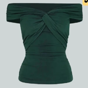 Blus - En sjukt fin tröja från BikBok. Sitter på riktigt som en S. Köpte från en tidigare plick ägare. Passar inte min stil därför säljer jag. Tveka inte att skriva om du har frågor🫶🏼