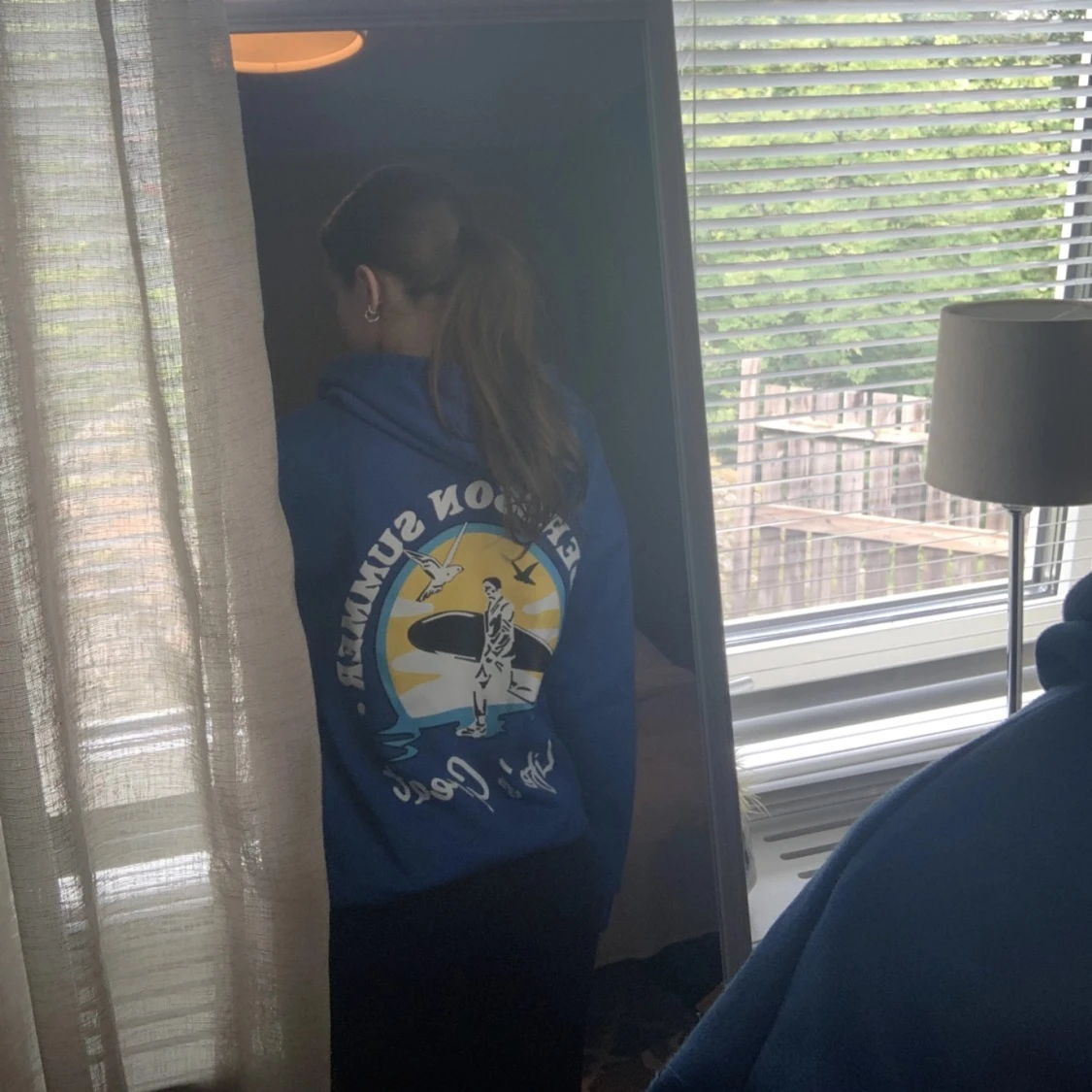 Blå hoodie med tryck - 90