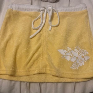 Strand kjol - Super fin och oanvänd mini kjol i lite liknande handduksmaterial💞💞