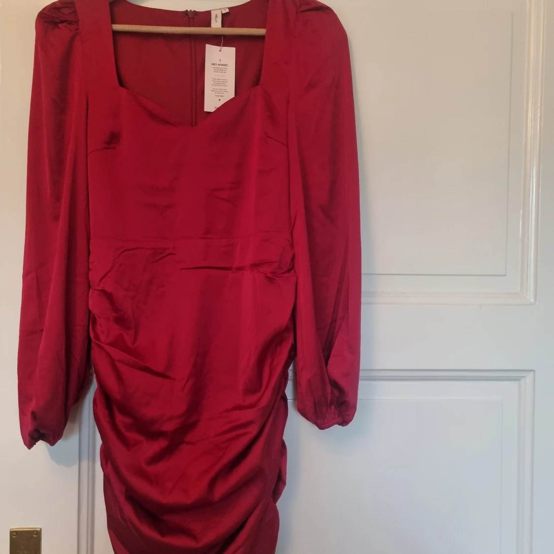 Röd klänning oanväbd